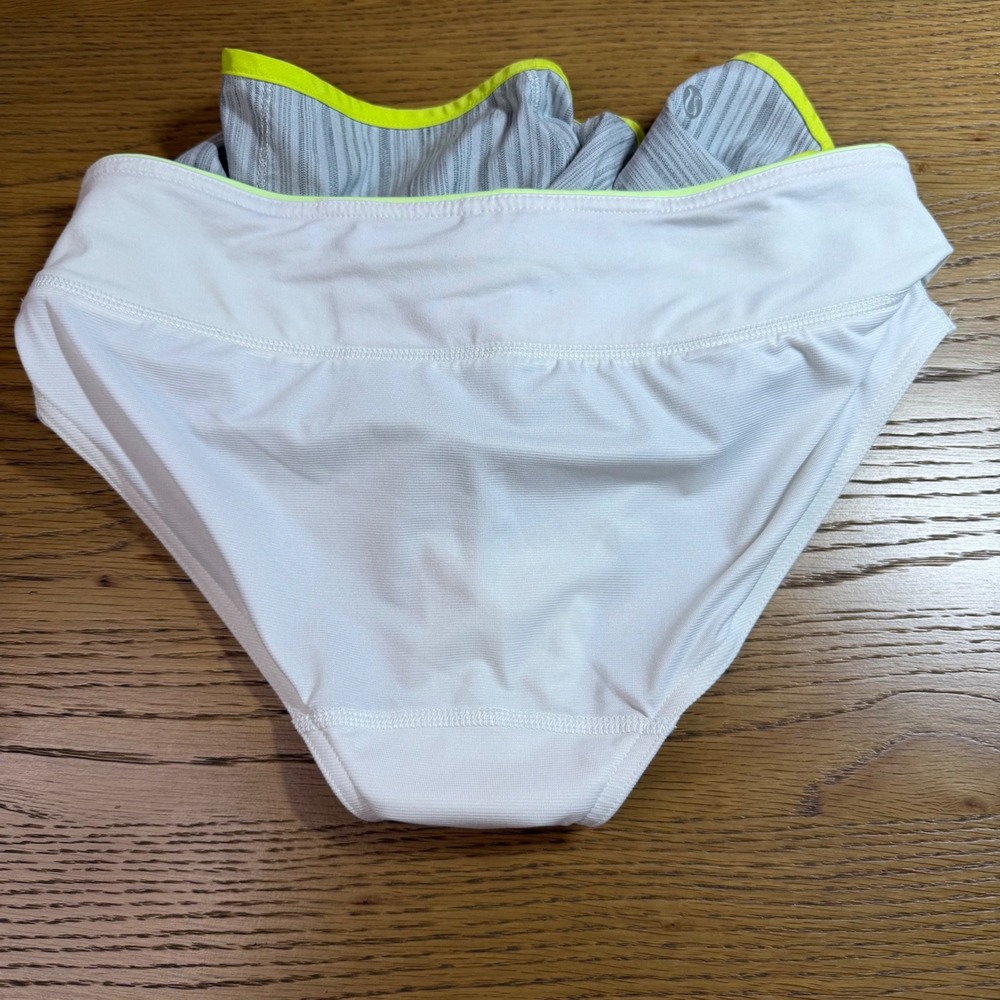 Lululemon Run Speed Up Shorts Wee Are From Space Silver Spoon Print Size 4 - Picture 7 of 7